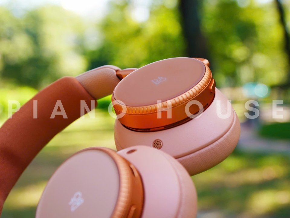 Tai Nghe B&O Beoplay H100 Sunset Apricot (Used) - Góc nhìn thực tế 6